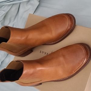 Cole Hahn Boots-like new, no marks or scratches